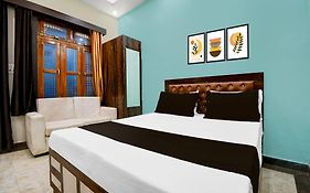 Oyo Hotel O Amhat Sultanpur City